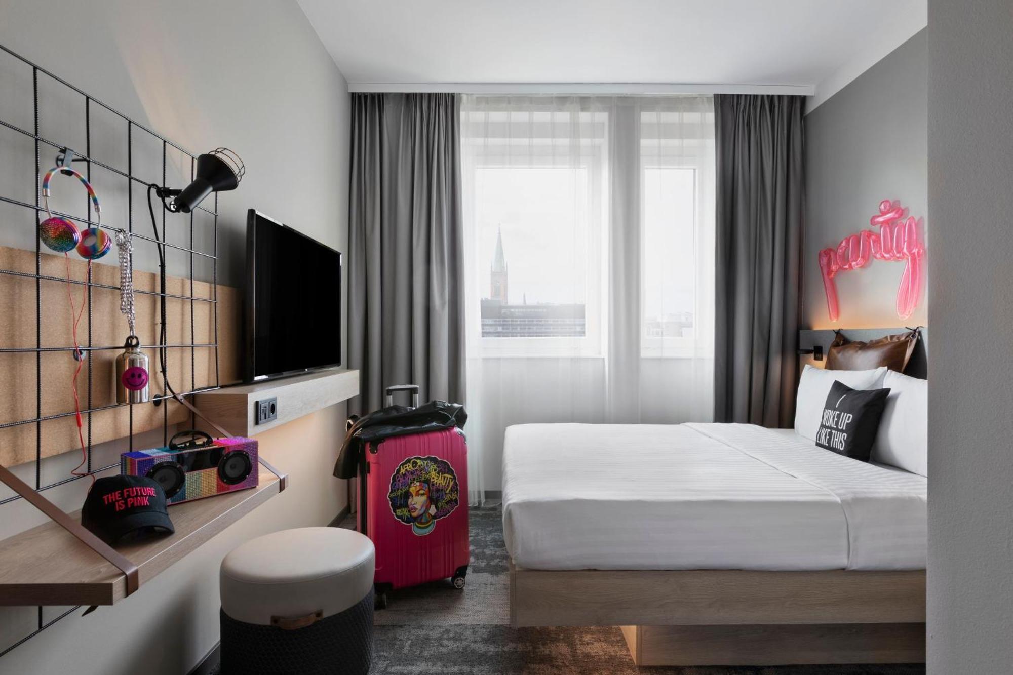 Moxy Duesseldorf City Exterior foto